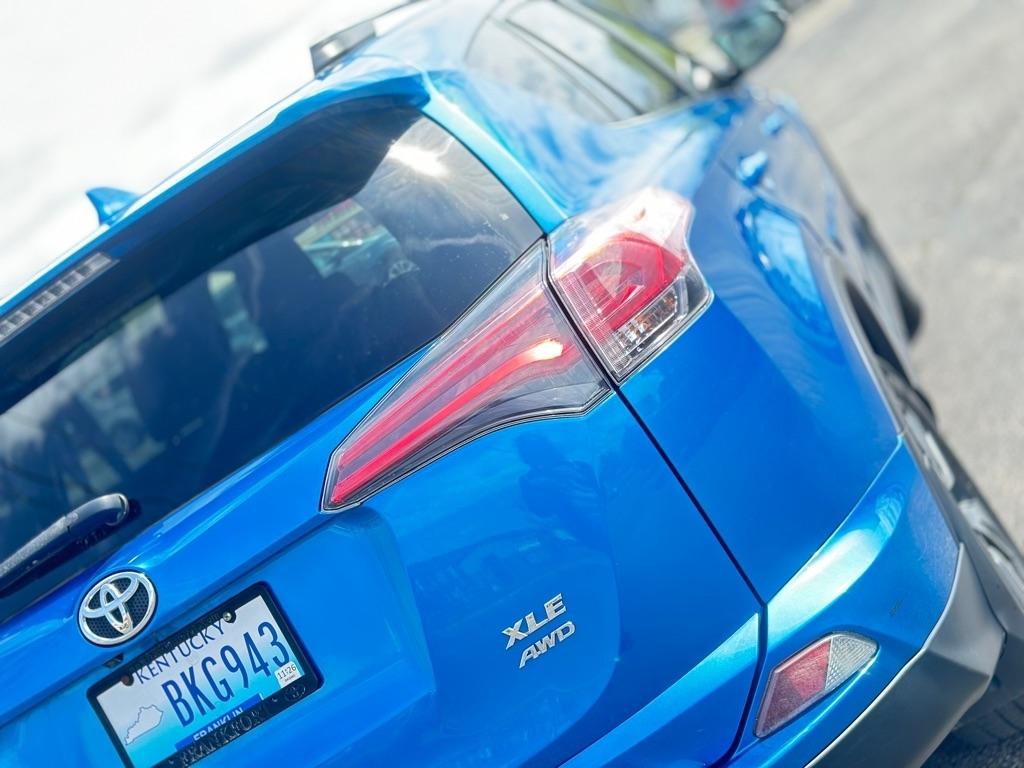 Toyota RAV4 XLE AWD 2017