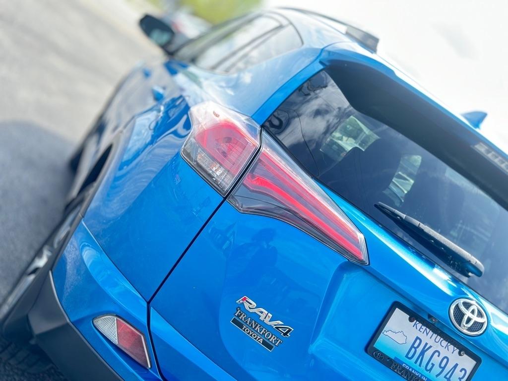 Toyota RAV4 XLE AWD 2017