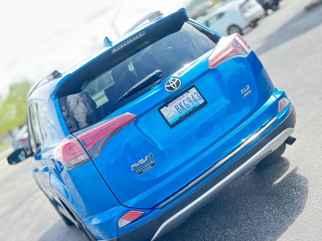 Toyota RAV4 XLE AWD 2017