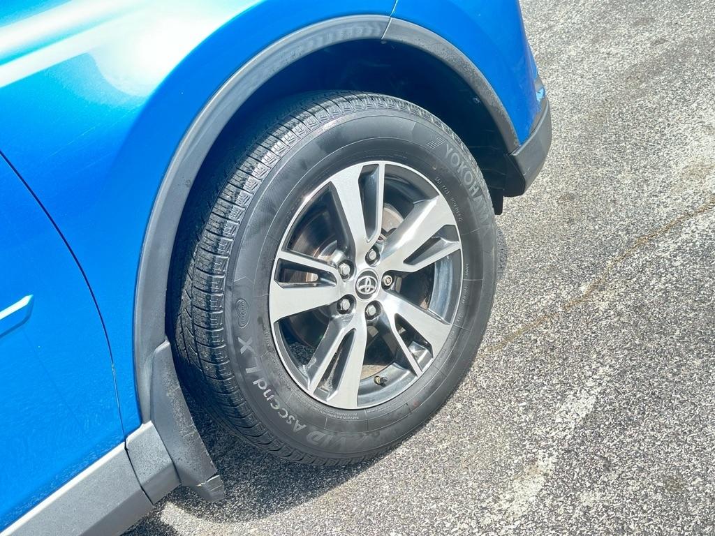 Toyota RAV4 XLE AWD 2017