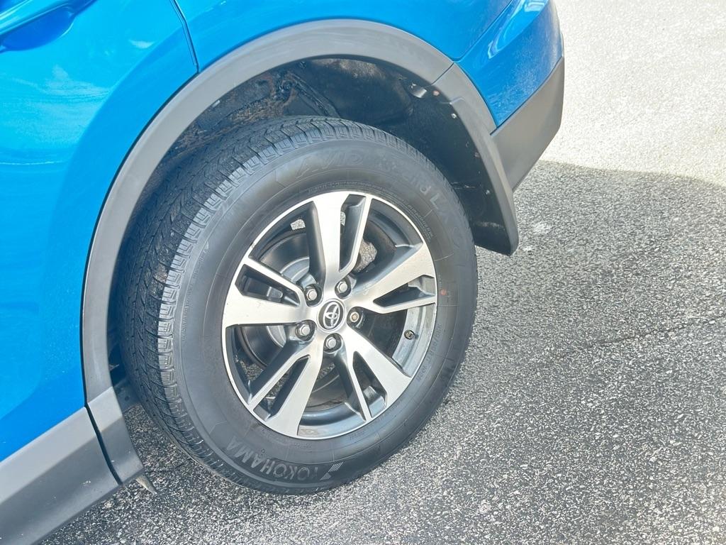 Toyota RAV4 XLE AWD 2017