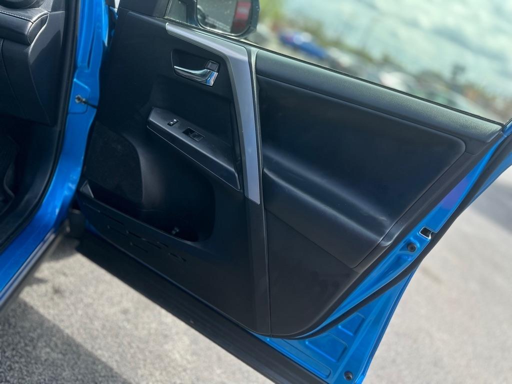 Toyota RAV4 XLE AWD 2017