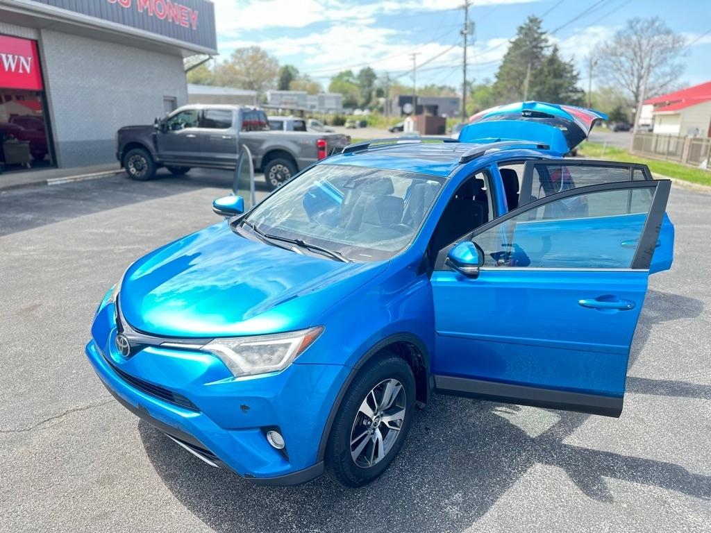 Toyota RAV4 XLE AWD 2017