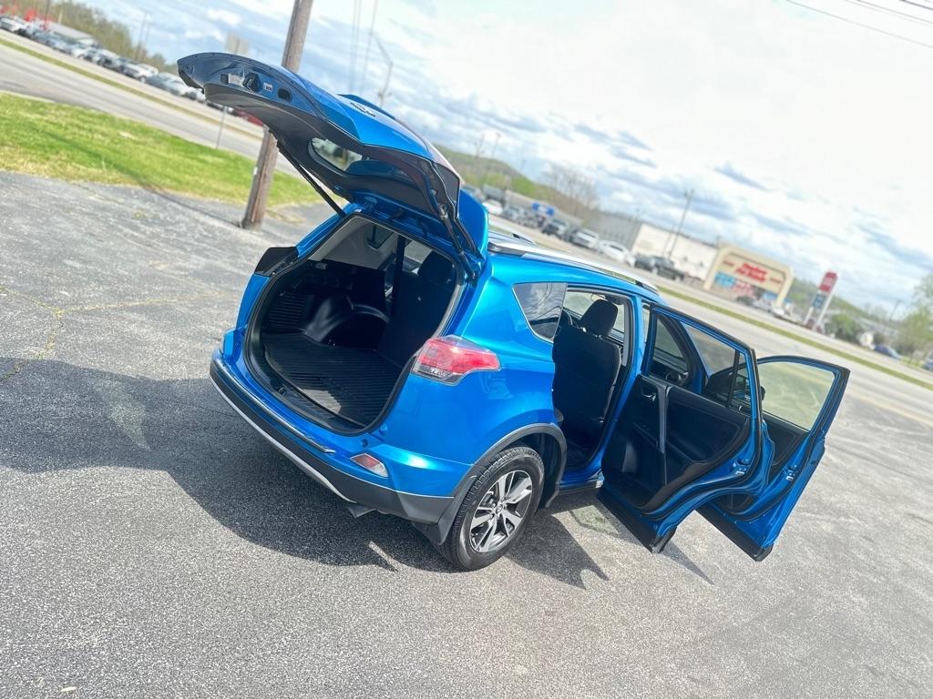 Toyota RAV4 XLE AWD 2017