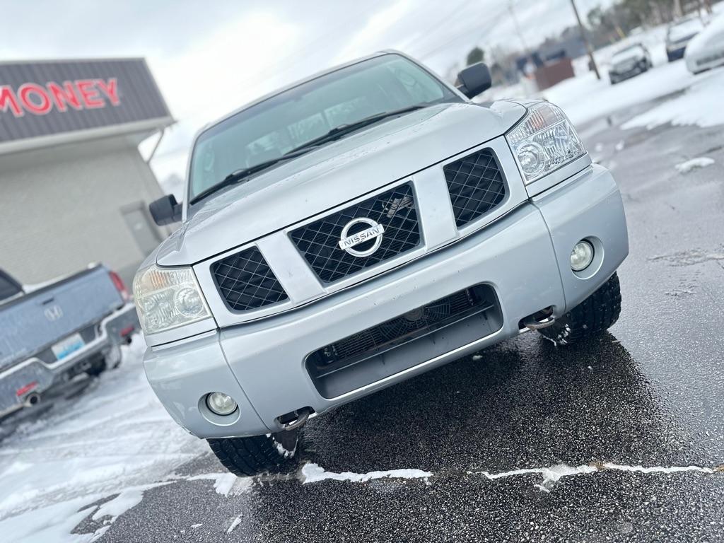 Nissan Titan XE Crew Cab 4WD 2004
