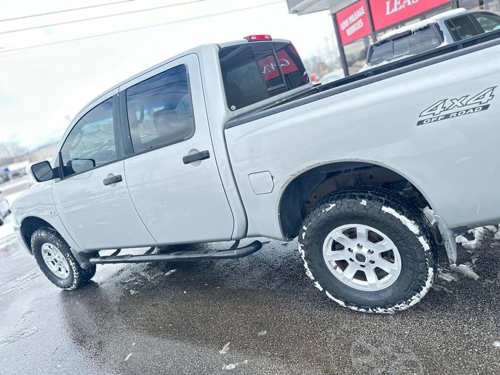 Nissan Titan XE Crew Cab 4WD 2004