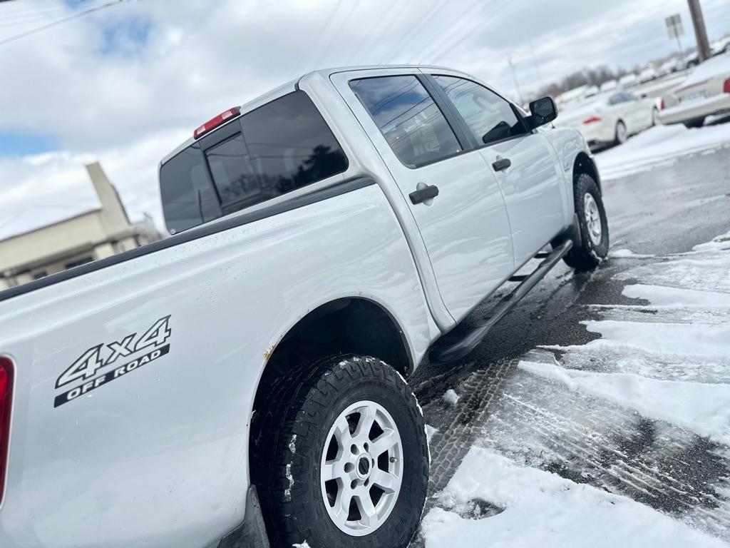 Nissan Titan XE Crew Cab 4WD 2004