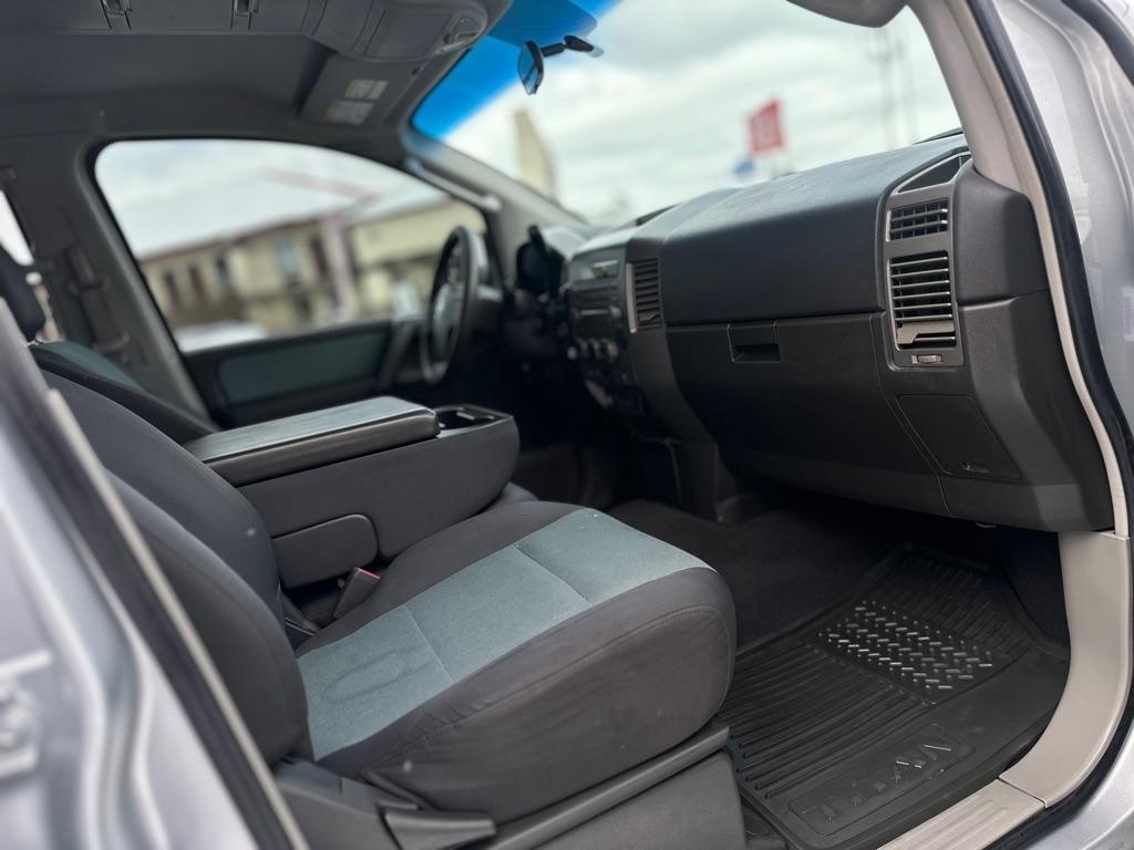 Nissan Titan XE Crew Cab 4WD 2004