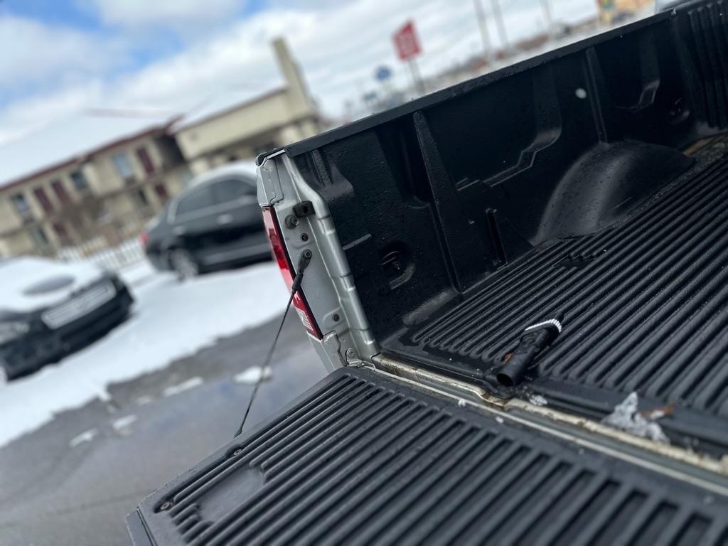 Nissan Titan XE Crew Cab 4WD 2004