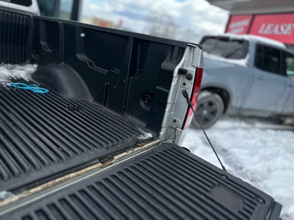 Nissan Titan XE Crew Cab 4WD 2004