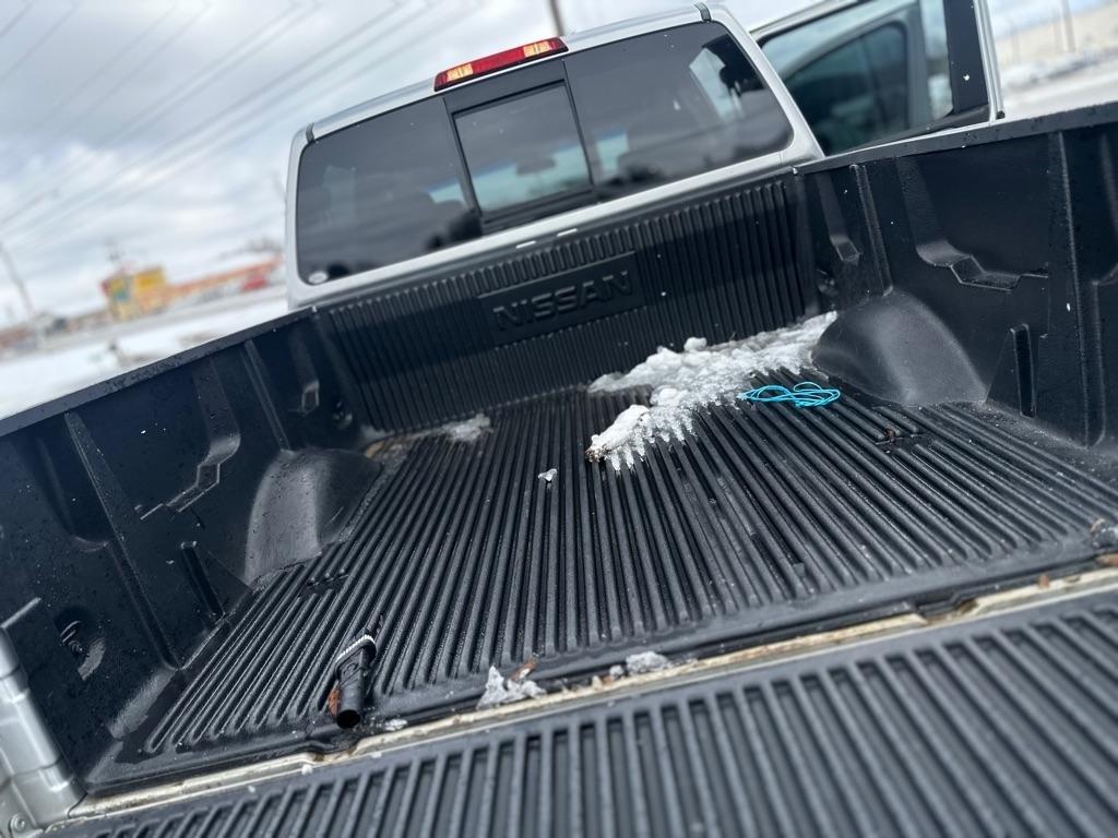 Nissan Titan XE Crew Cab 4WD 2004