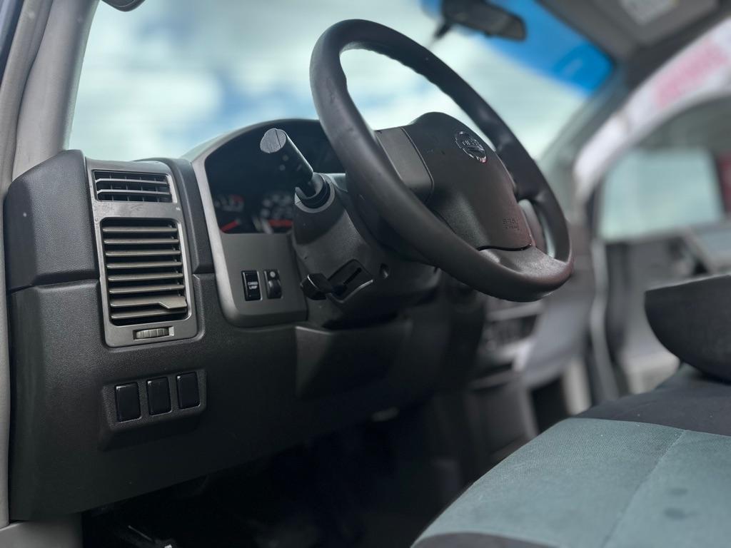 Nissan Titan XE Crew Cab 4WD 2004