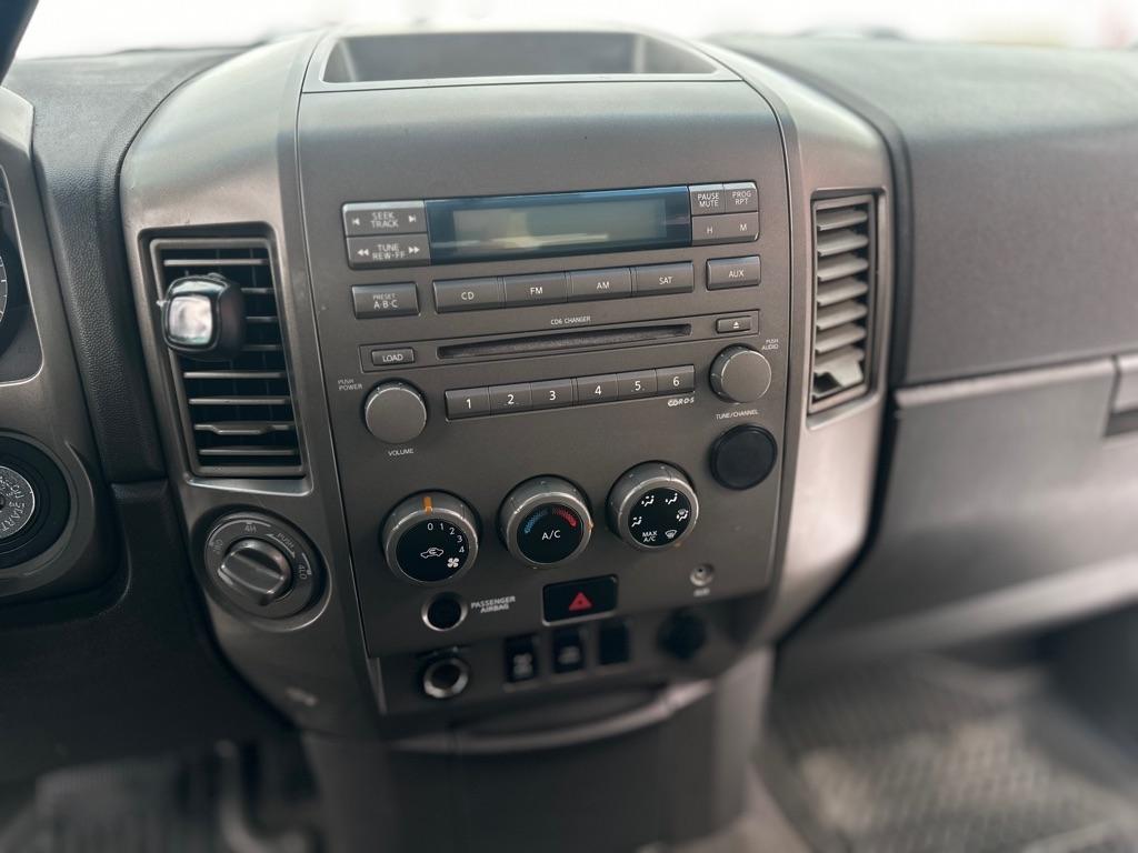 Nissan Titan XE Crew Cab 4WD 2004