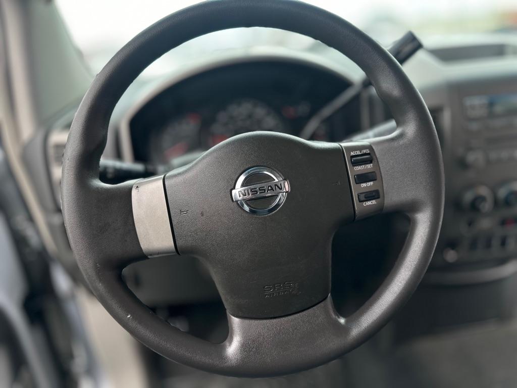 Nissan Titan XE Crew Cab 4WD 2004