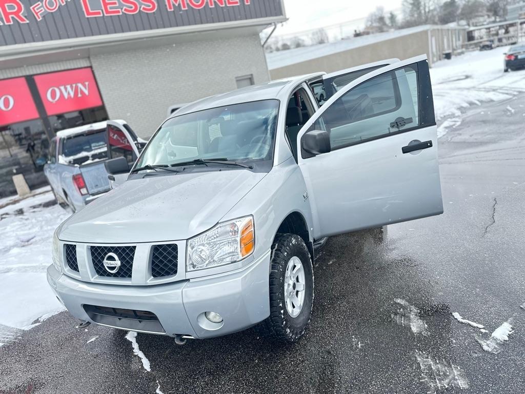 Nissan Titan XE Crew Cab 4WD 2004