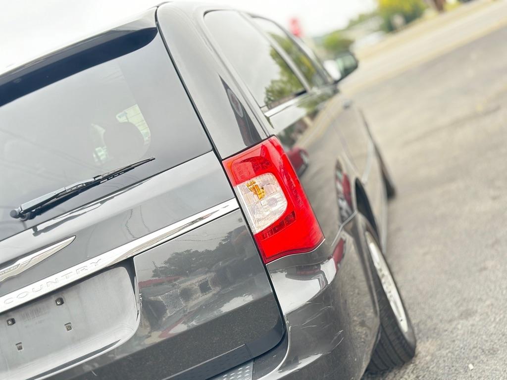 Chrysler Town & Country Touring 2012
