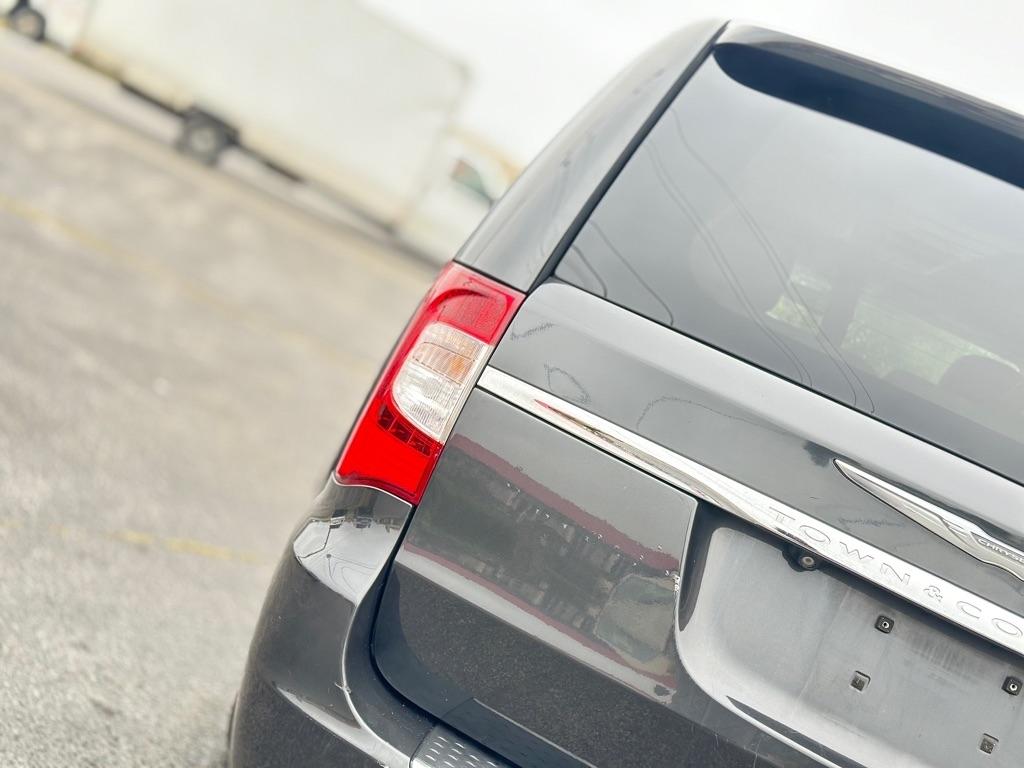 Chrysler Town & Country Touring 2012