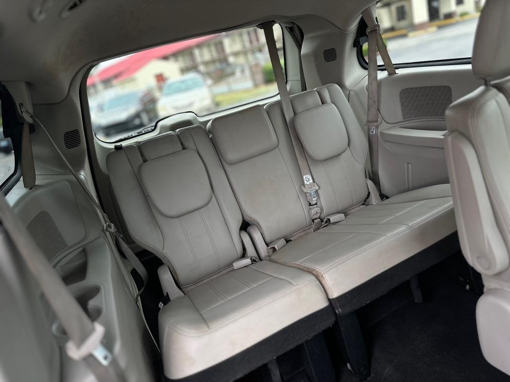 Chrysler Town & Country Touring 2012
