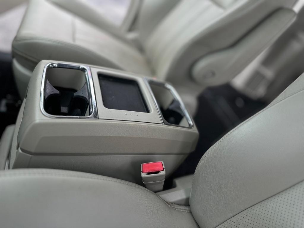 Chrysler Town & Country Touring 2012