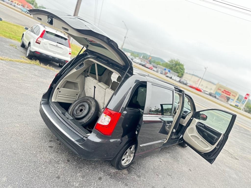 Chrysler Town & Country Touring 2012