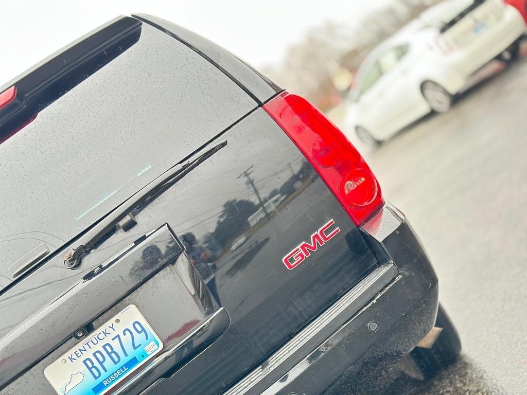 GMC Yukon XL SLT-1 1/2 Ton 4WD 2012