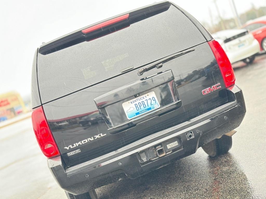 GMC Yukon XL SLT-1 1/2 Ton 4WD 2012