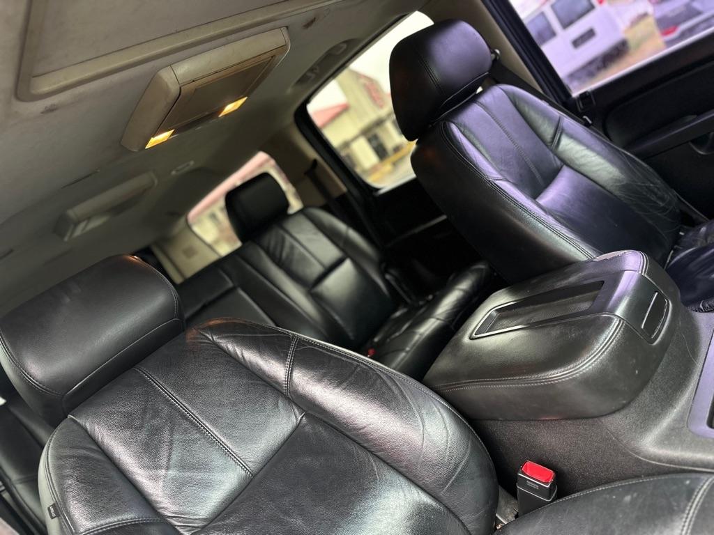 GMC Yukon XL SLT-1 1/2 Ton 4WD 2012