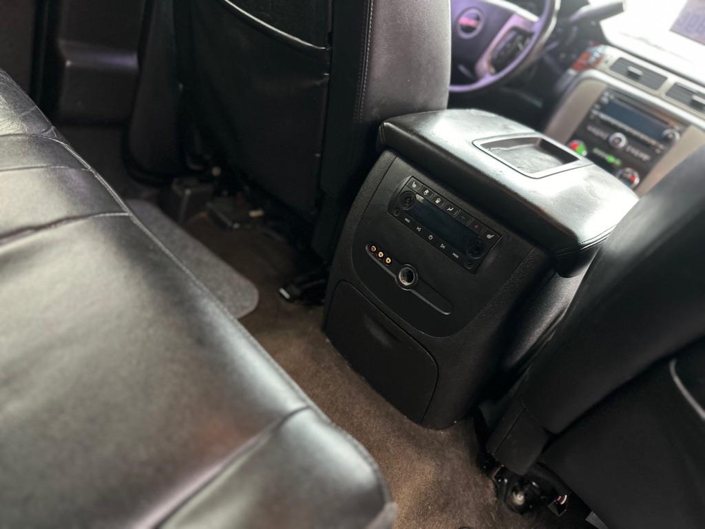 GMC Yukon XL SLT-1 1/2 Ton 4WD 2012