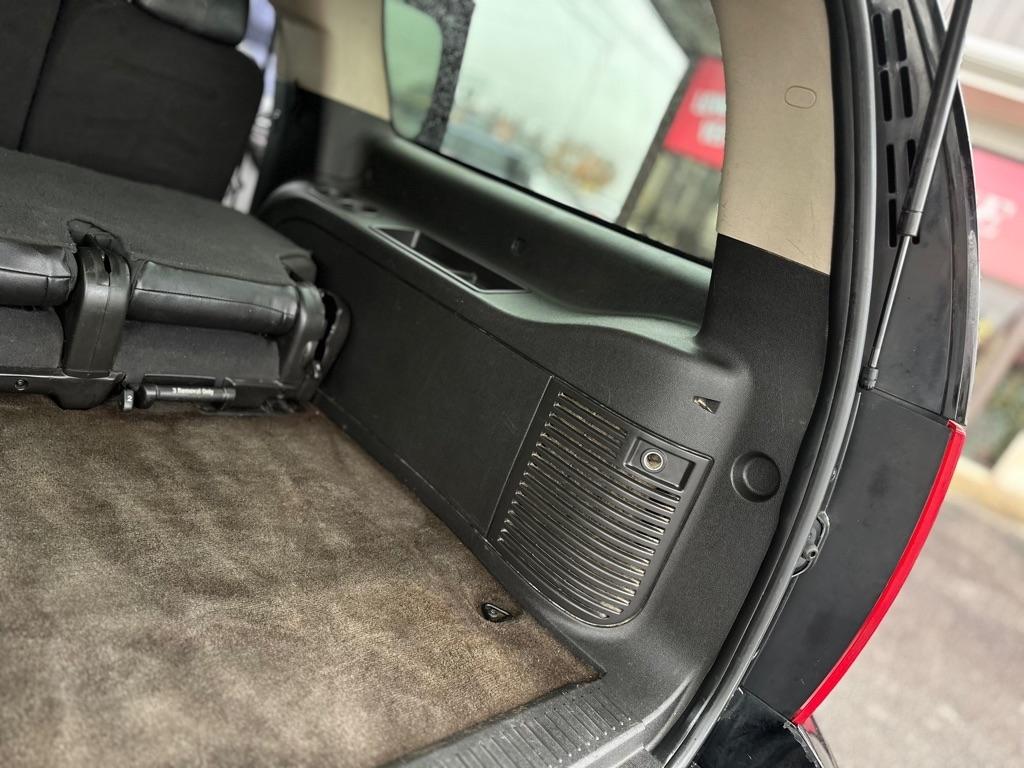 GMC Yukon XL SLT-1 1/2 Ton 4WD 2012