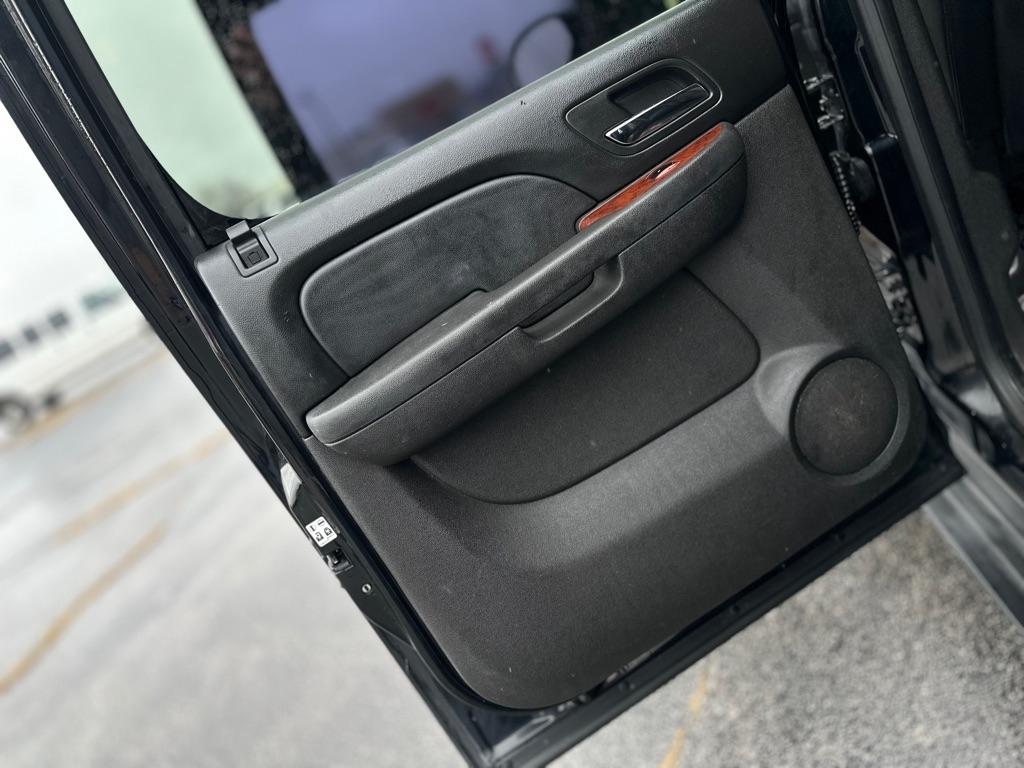 GMC Yukon XL SLT-1 1/2 Ton 4WD 2012