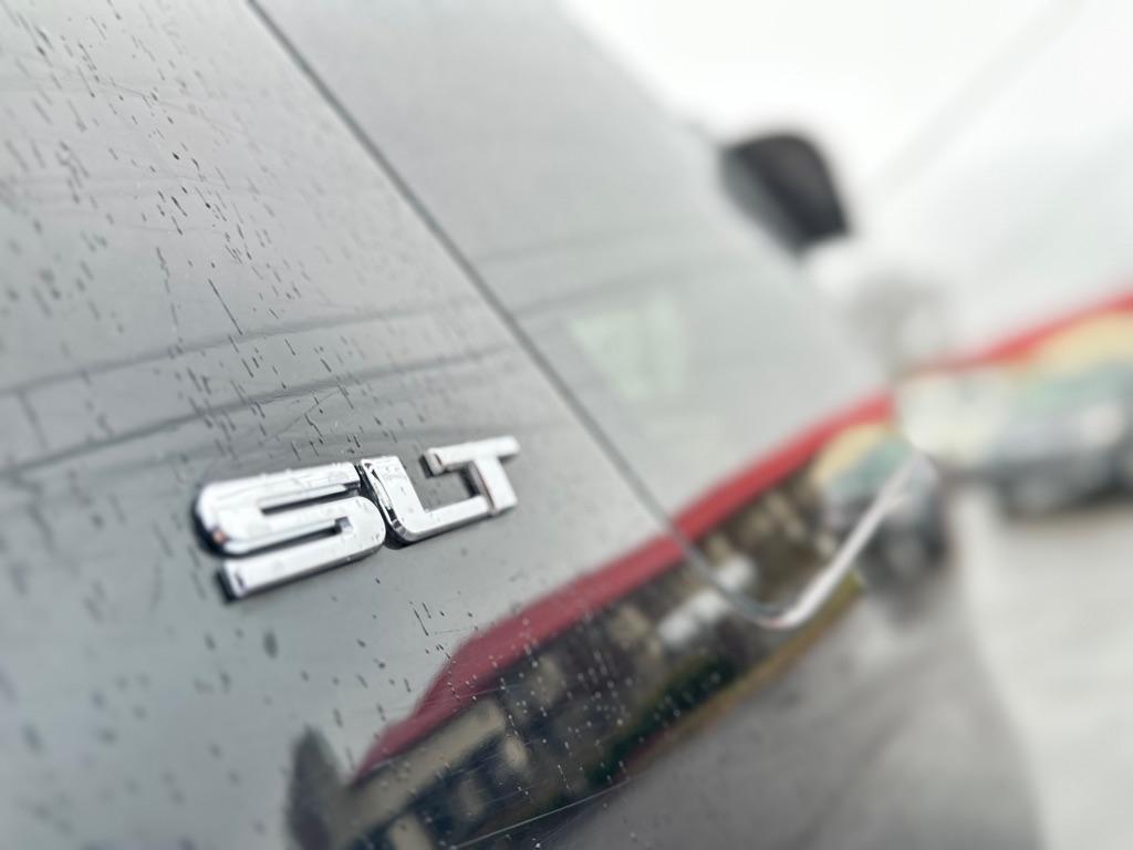 GMC Yukon XL SLT-1 1/2 Ton 4WD 2012