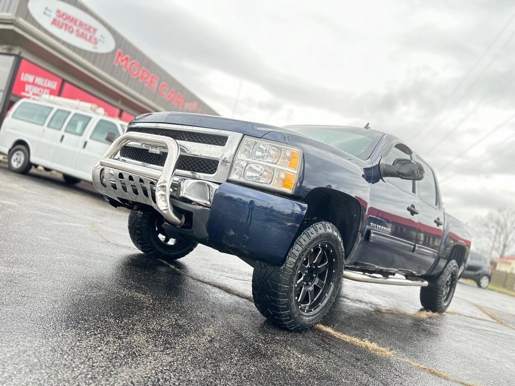 Chevrolet Silverado 1500 LS Crew Cab Short Box 4WD 2011