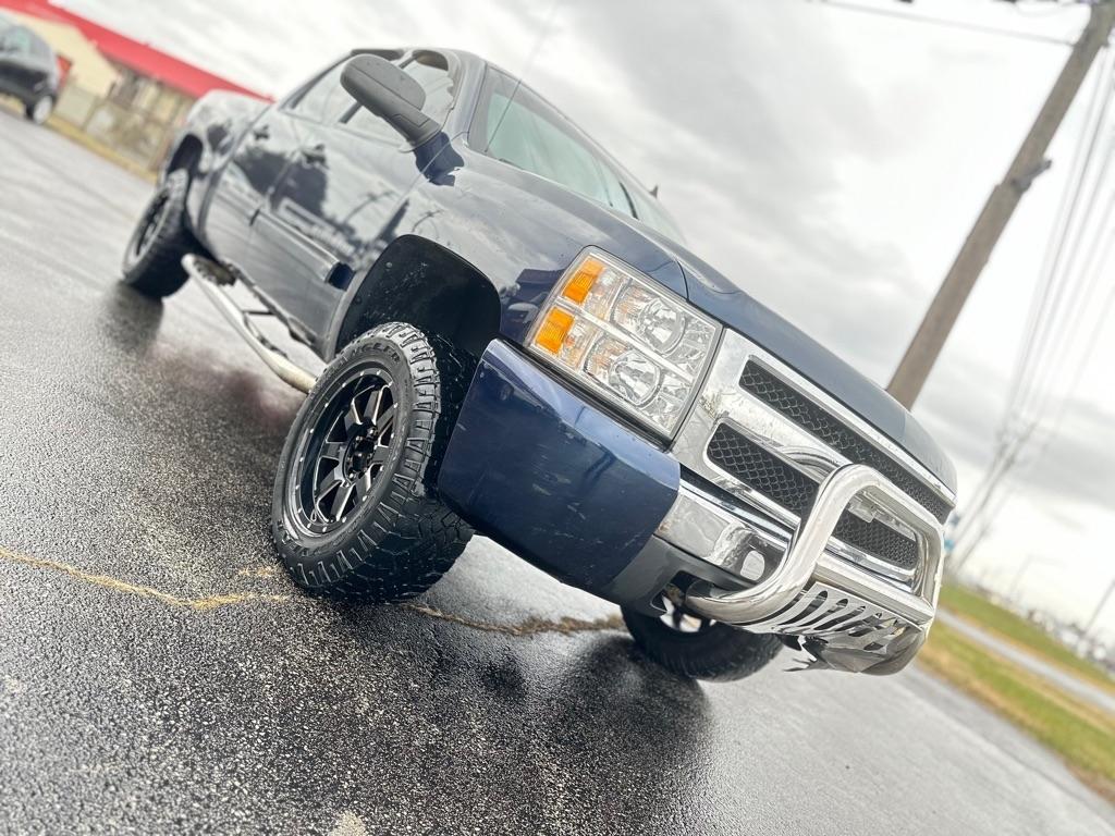 Chevrolet Silverado 1500 LS Crew Cab Short Box 4WD 2011