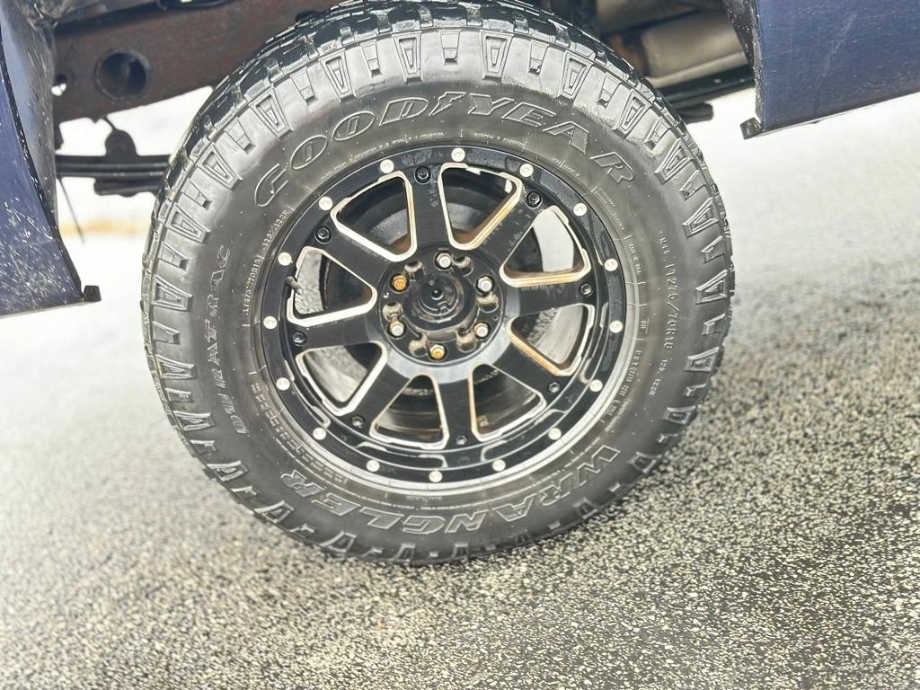Chevrolet Silverado 1500 LS Crew Cab Short Box 4WD 2011