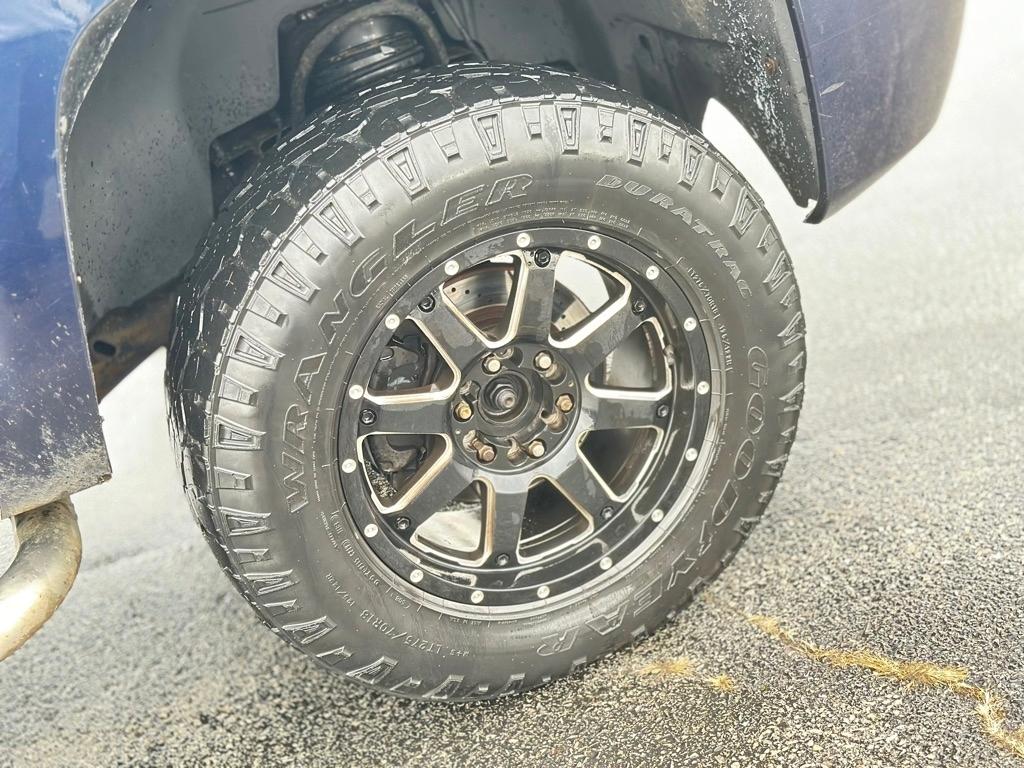 Chevrolet Silverado 1500 LS Crew Cab Short Box 4WD 2011