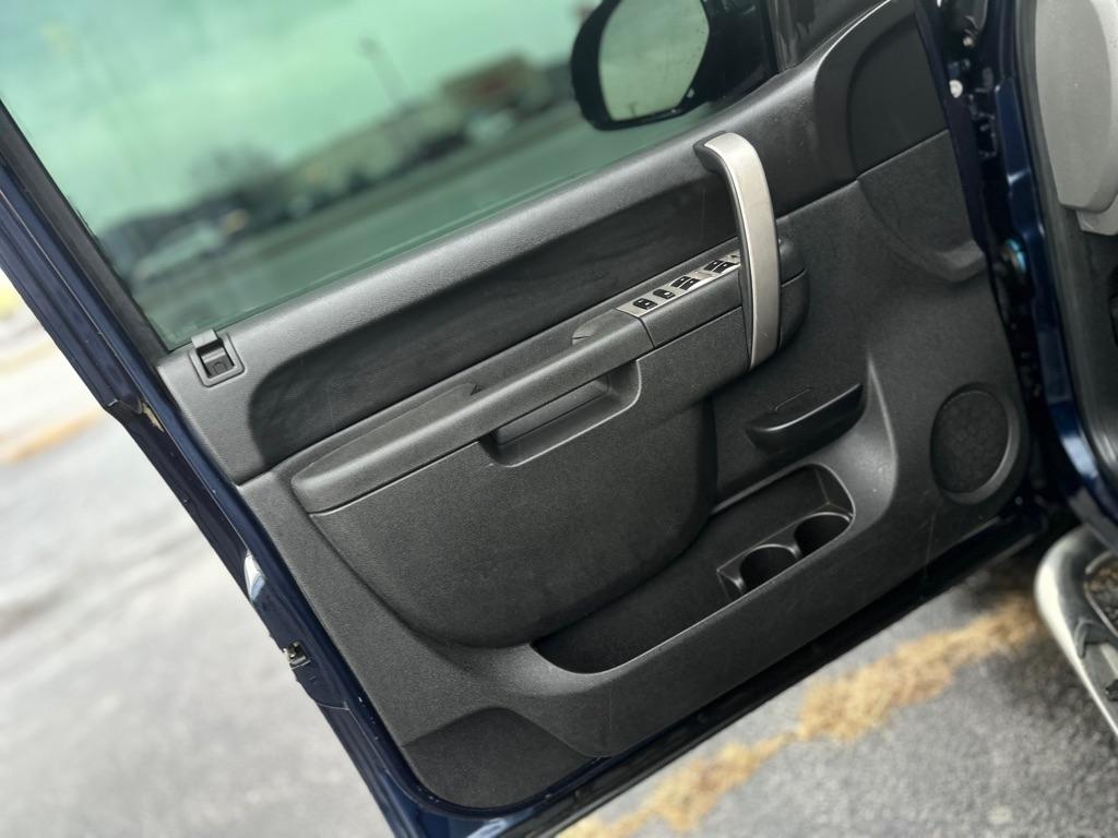 Chevrolet Silverado 1500 LS Crew Cab Short Box 4WD 2011