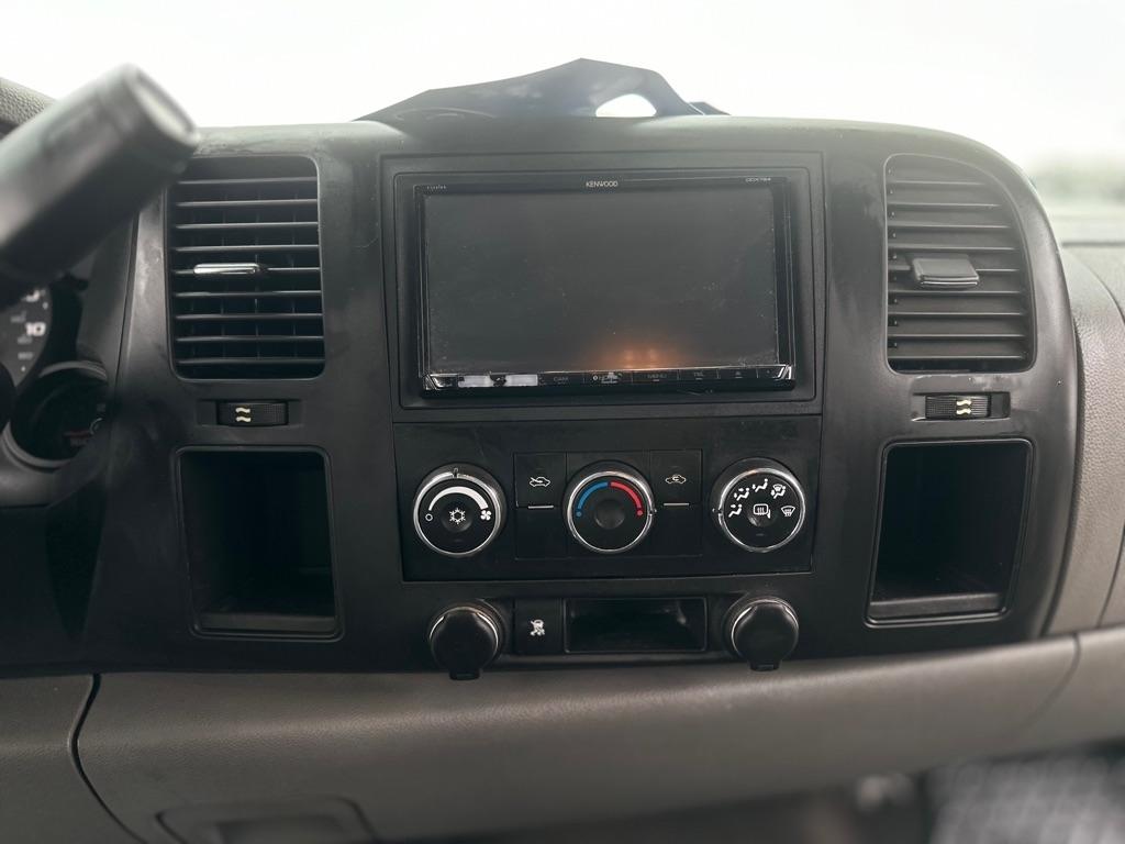 Chevrolet Silverado 1500 LS Crew Cab Short Box 4WD 2011