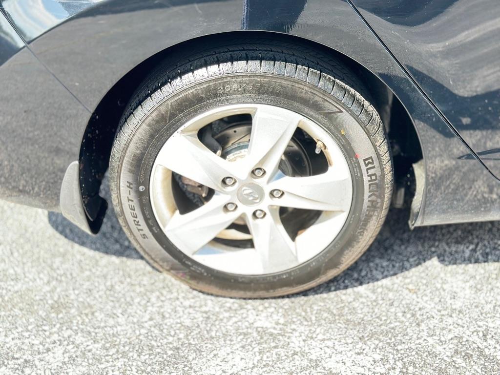 Hyundai Elantra GLS M/T 2013