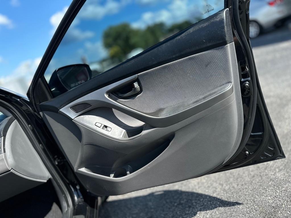 Hyundai Elantra GLS M/T 2013