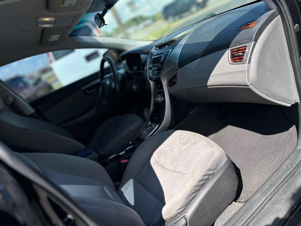 Hyundai Elantra GLS M/T 2013