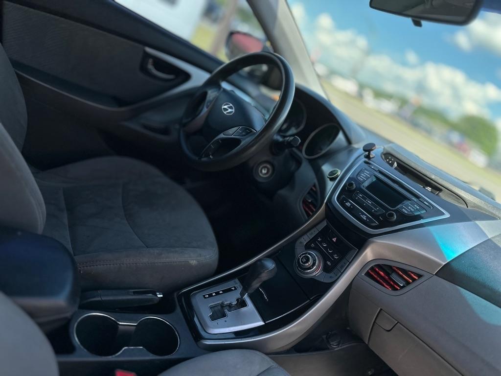 Hyundai Elantra GLS M/T 2013