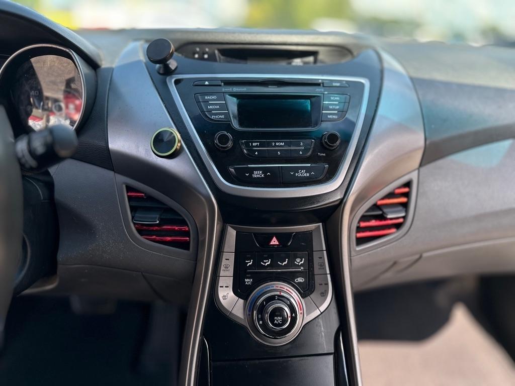 Hyundai Elantra GLS M/T 2013