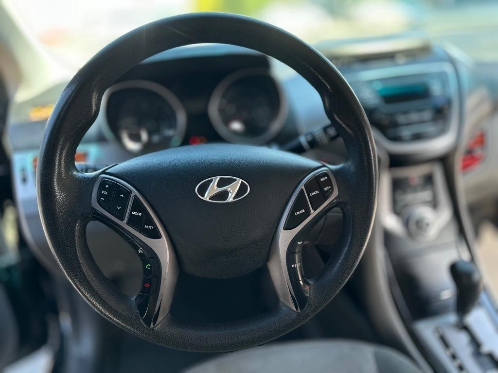 Hyundai Elantra GLS M/T 2013