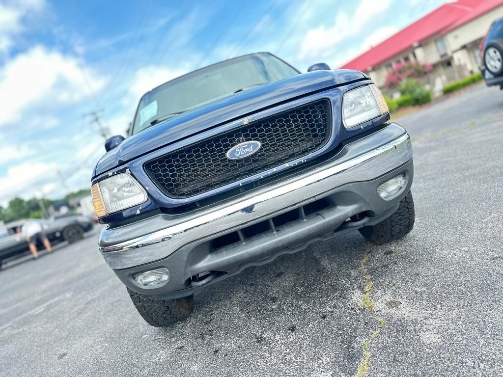 Ford F-150 XLT SuperCrew Short Bed 4WD 2002