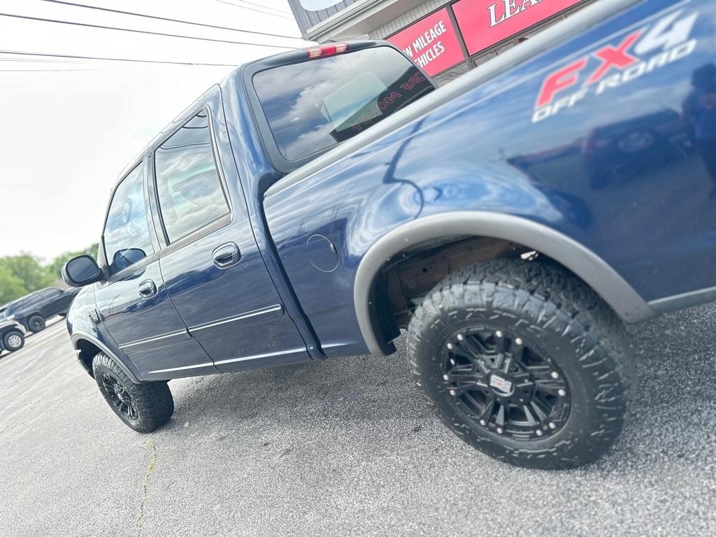 Ford F-150 XLT SuperCrew Short Bed 4WD 2002