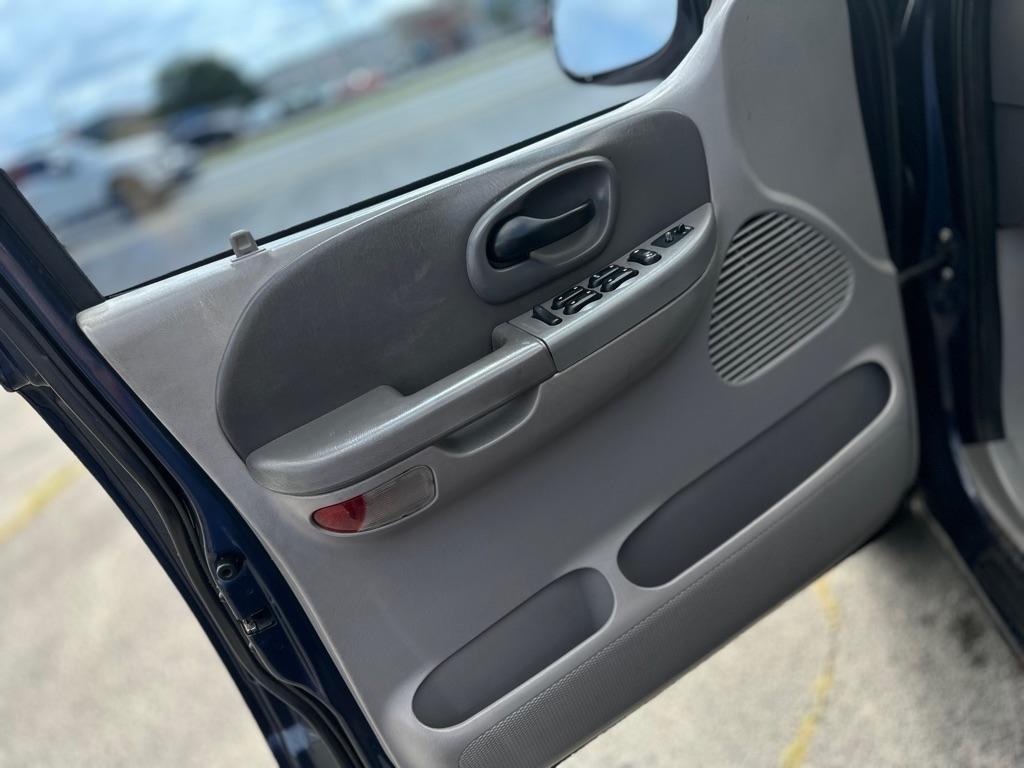 Ford F-150 XLT SuperCrew Short Bed 4WD 2002