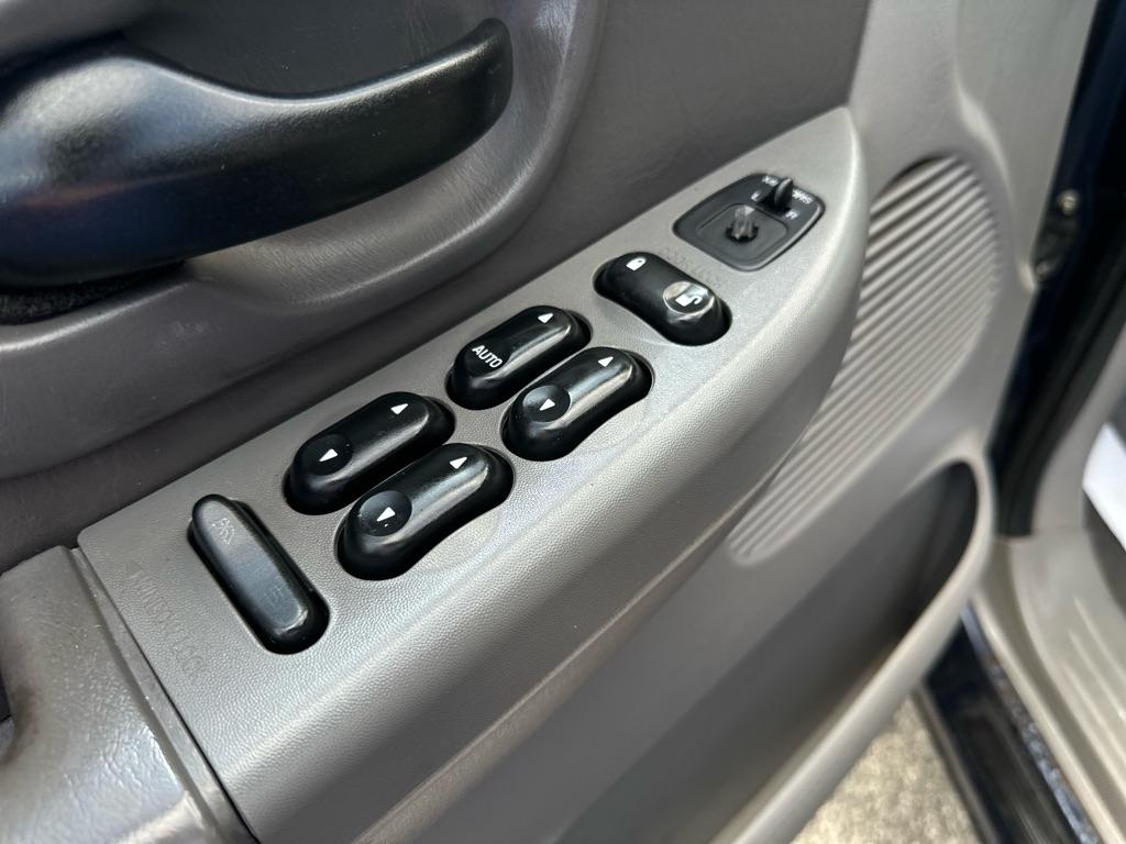 Ford F-150 XLT SuperCrew Short Bed 4WD 2002
