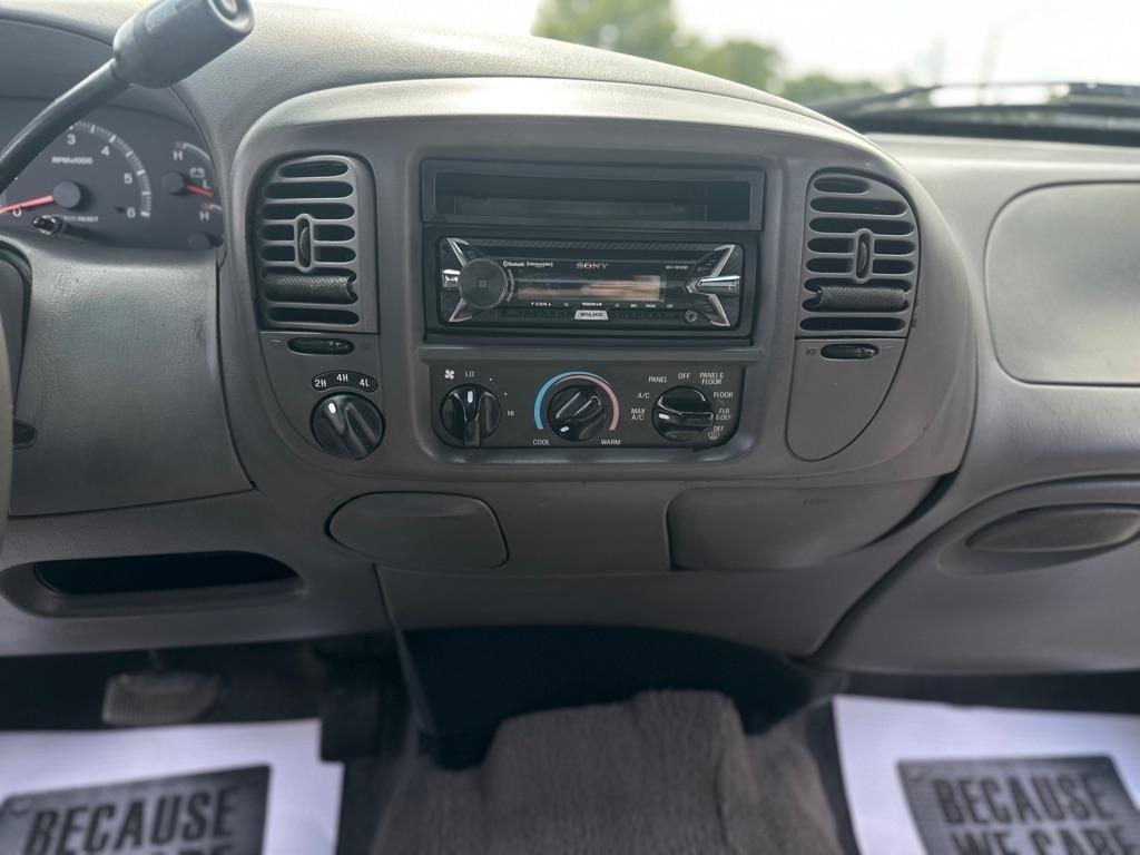 Ford F-150 XLT SuperCrew Short Bed 4WD 2002