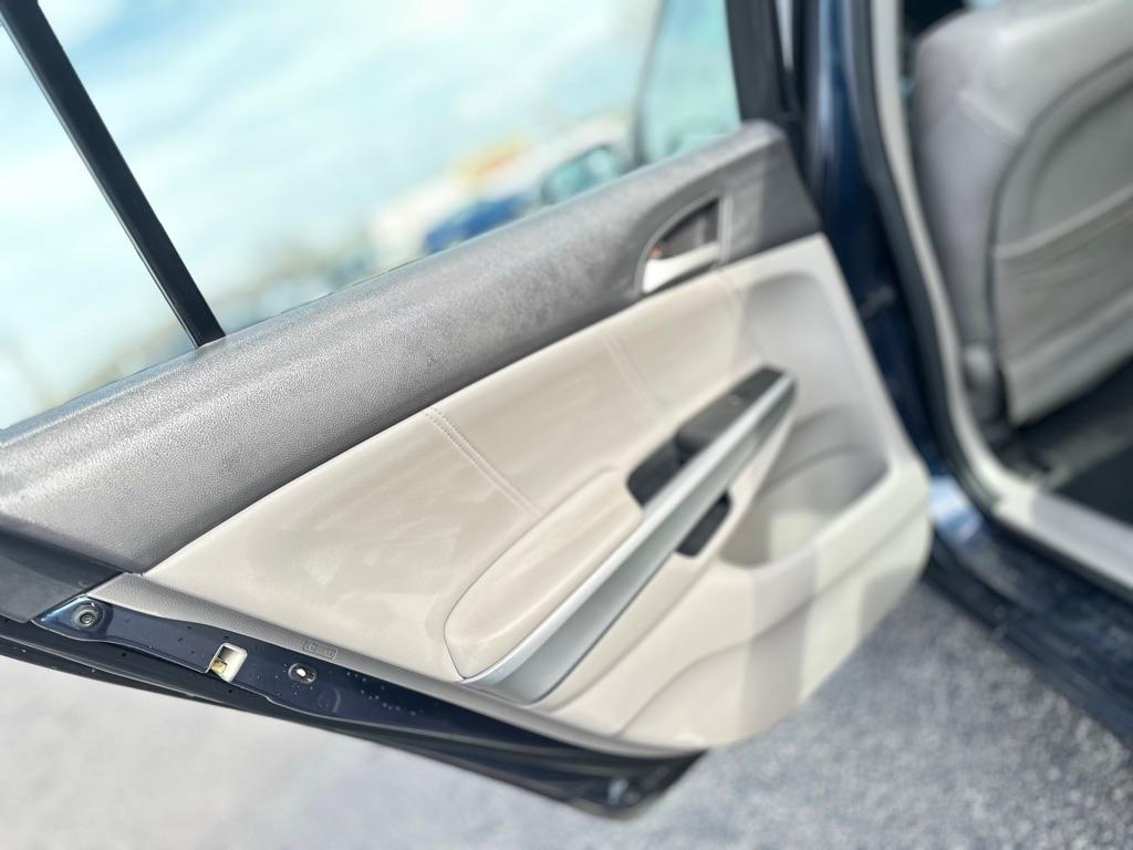 Honda Accord EX-L V-6 Sedan AT 2010