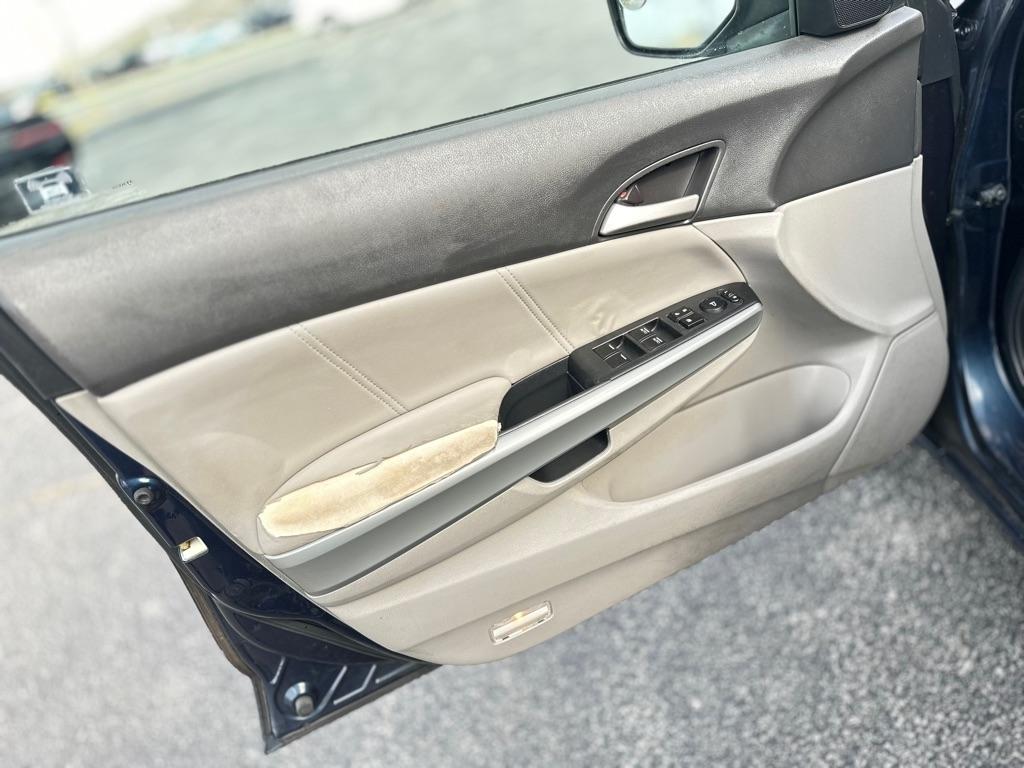 Honda Accord EX-L V-6 Sedan AT 2010